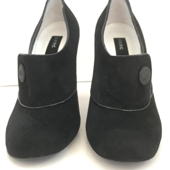 MARC JACOBS Black Suede Pump with Button Detail Black Heels Women’s Size 8 - Picture 10 of 16